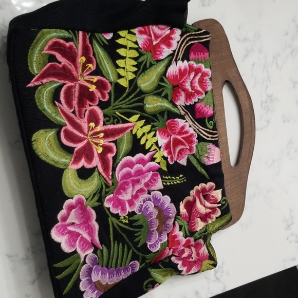 Mexican Textile Embroidered Bag - Picture 3 of 8